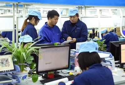 云南曲靖 电子科技产业带动农民就业增收与电子技术开发双轮驱动